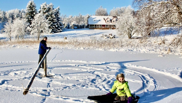 Püürhäll Vaskna turismitalus Vaskna järvel. FOTO: Kalev Annom
